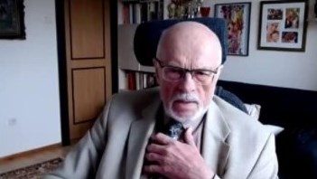 Доповідає Влодзімеж Гоголєк (Варшавський університет).